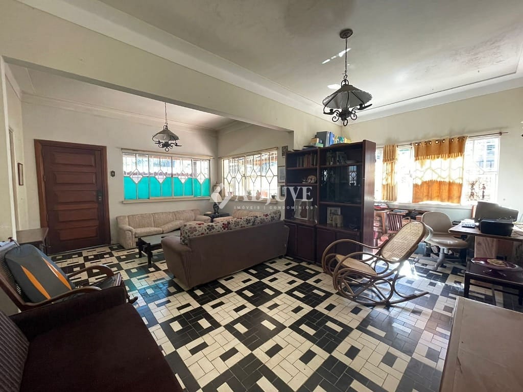 Casa à venda com 7 quartos, 271m² - Foto 3