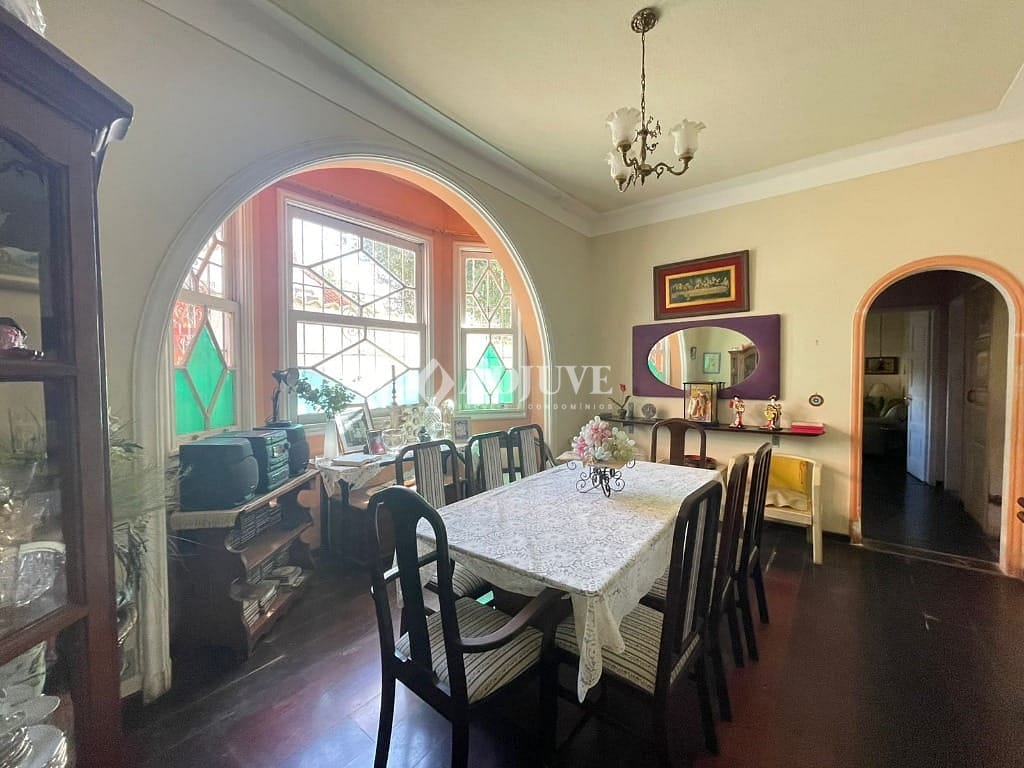 Casa à venda com 7 quartos, 271m² - Foto 13