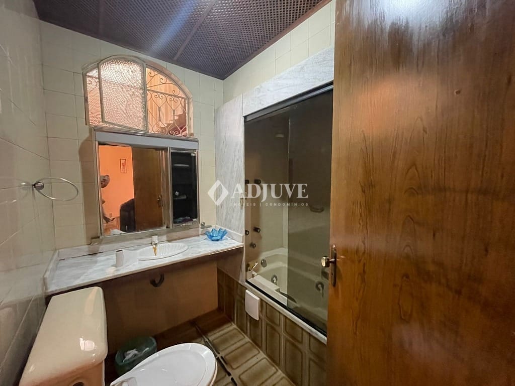 Casa à venda com 7 quartos, 271m² - Foto 15