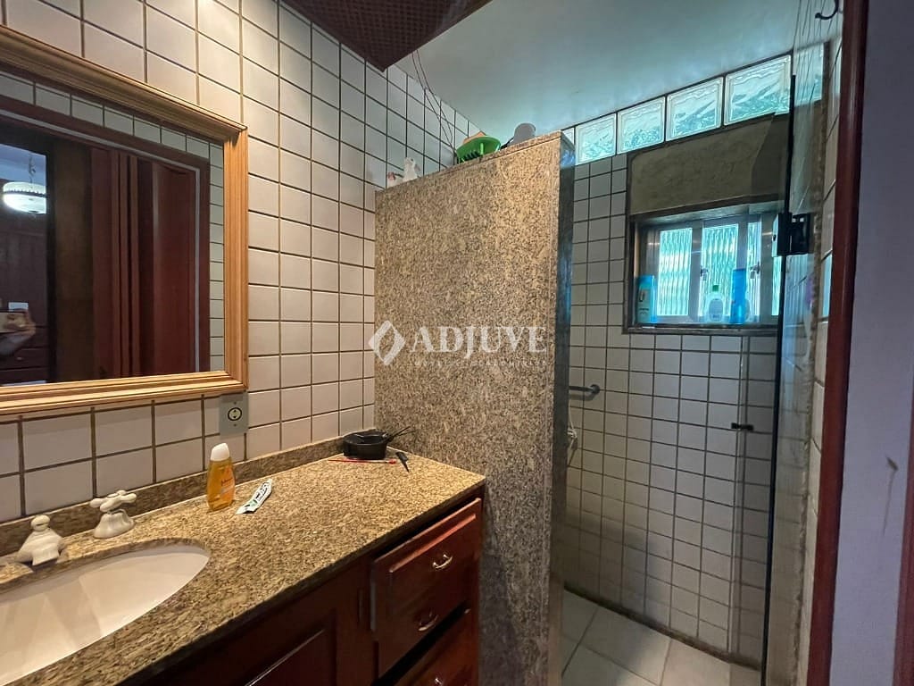 Casa à venda com 7 quartos, 271m² - Foto 12
