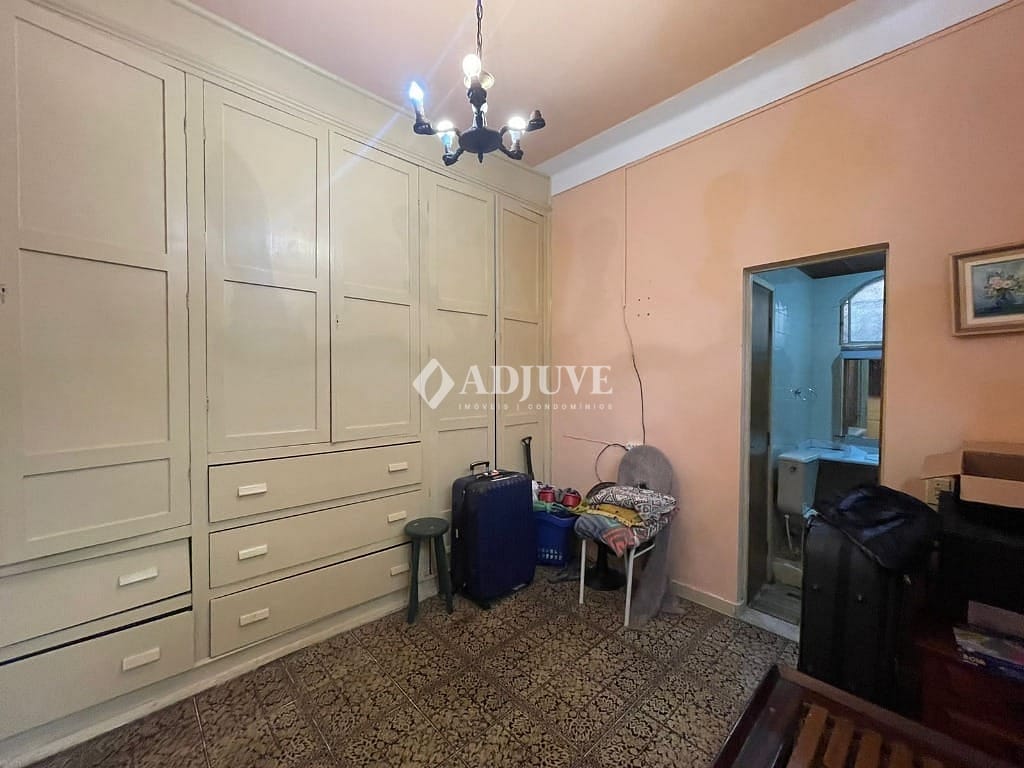 Casa à venda com 7 quartos, 271m² - Foto 16
