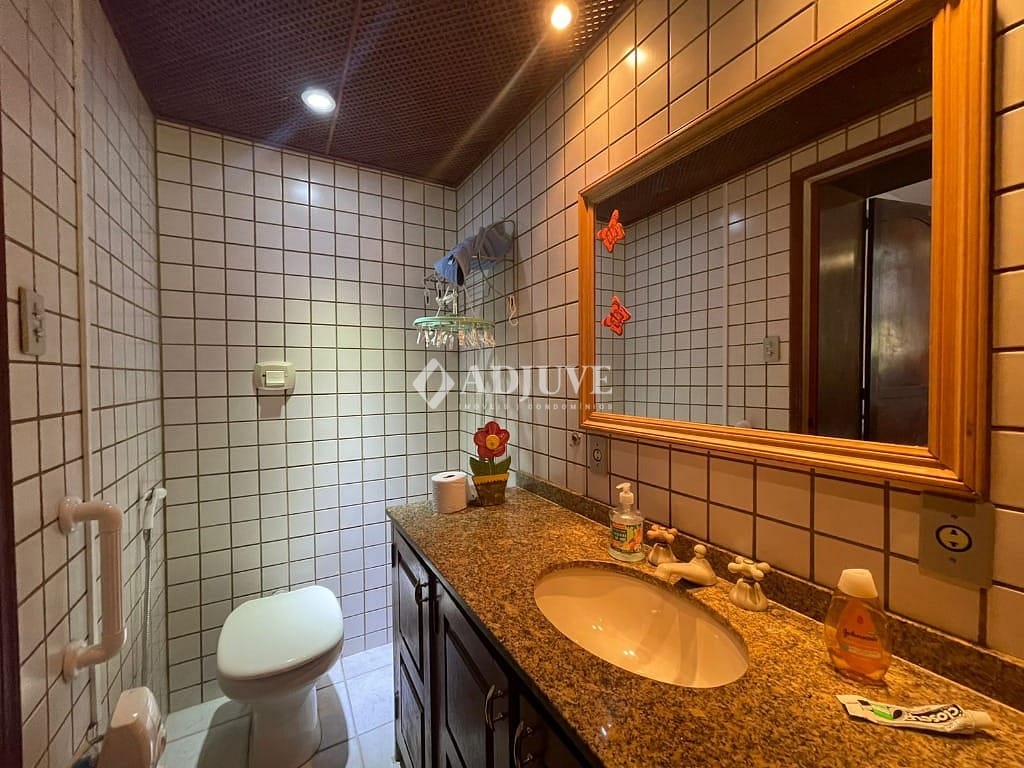 Casa à venda com 7 quartos, 271m² - Foto 14
