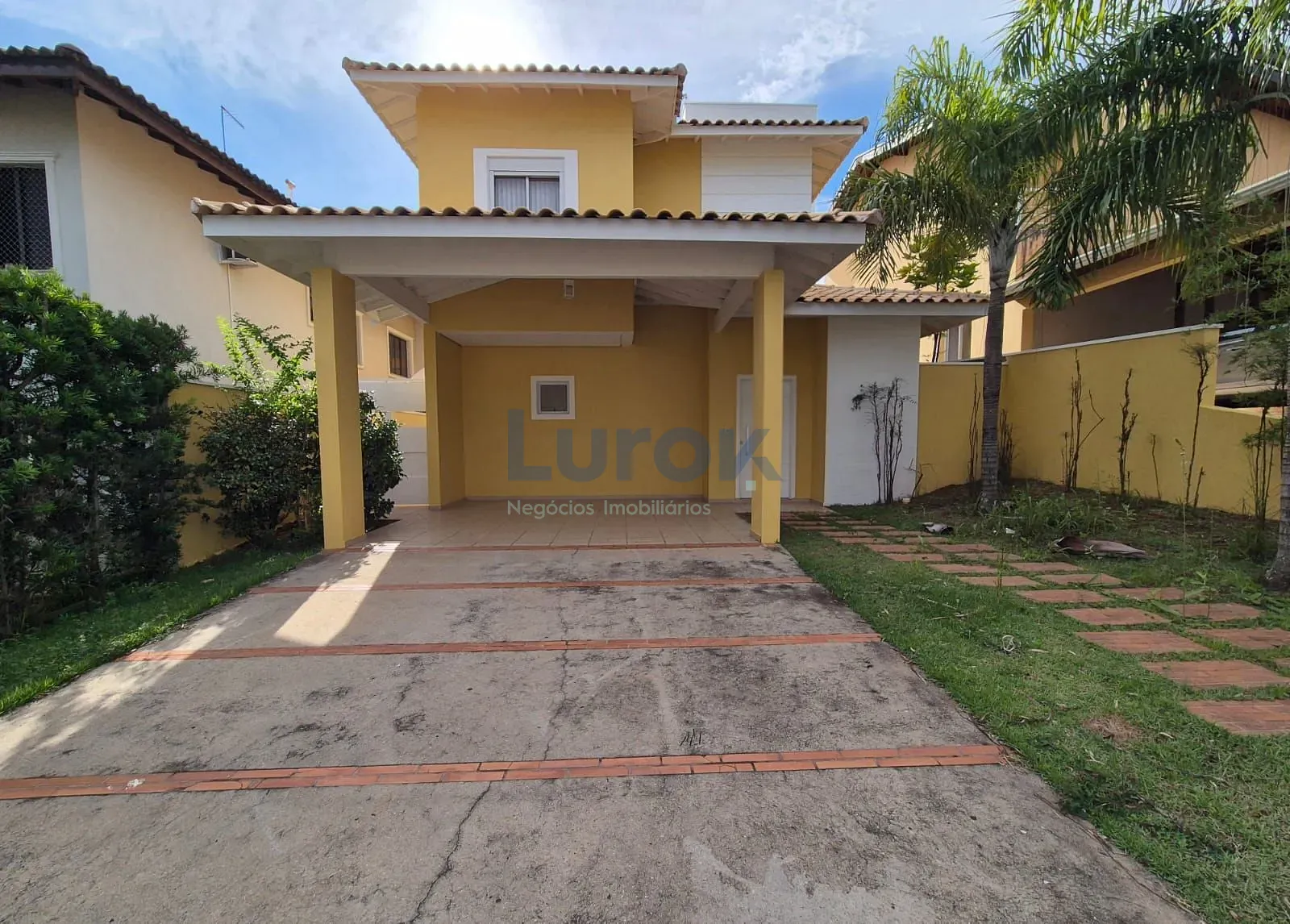 Casa, 4 quartos, 220 m² - Foto 1