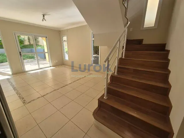 Casa com 330m² 4 quartos e 6 banheiros, para alugar, no bairro Condomínio Residencial Terras do Oriente em Valinhos
