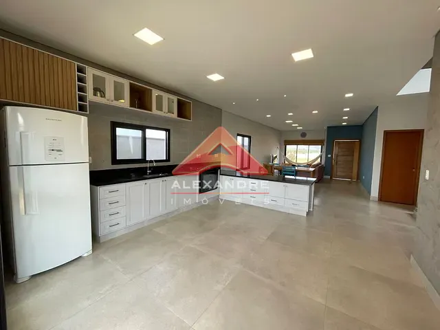 Casa com 360m² 4 quartos e 1 banheiro, à venda, no bairro Piedade em Caçapava