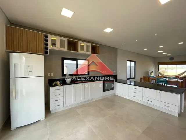 Casa com 360m² 4 quartos e 1 banheiro, à venda, no bairro Piedade em Caçapava
