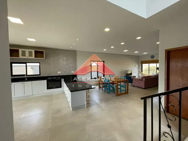 Casa com 360m² 4 quartos e 1 banheiro, à venda, no bairro Piedade em Caçapava