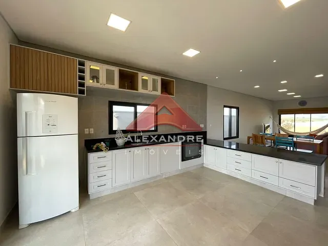 Casa com 360m² 4 quartos e 1 banheiro, à venda, no bairro Piedade em Caçapava