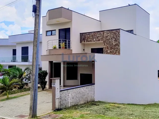 Casa com 301m² 3 quartos e 5 banheiros, à venda, no bairro Lenheiro em Valinhos
