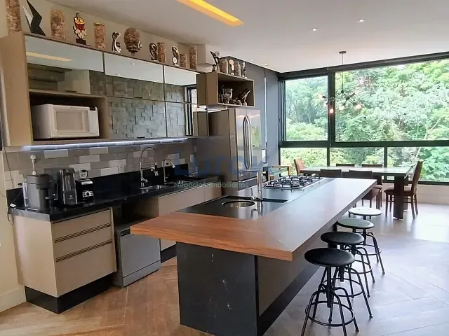 Casa com 301m² 3 quartos e 5 banheiros, à venda, no bairro Lenheiro em Valinhos