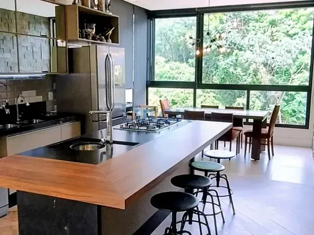Casa com 301m² 3 quartos e 5 banheiros, à venda, no bairro Lenheiro em Valinhos