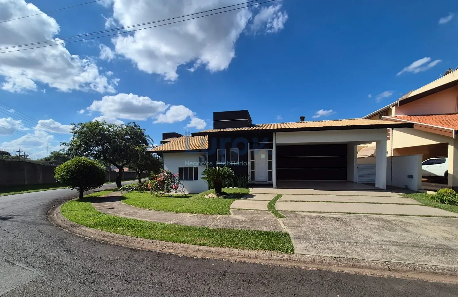 Casa, 3 quartos, 179 m² - Foto 1