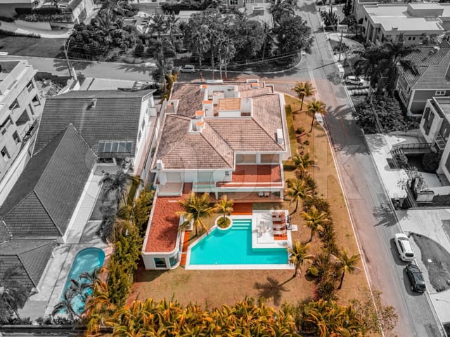 Casa com 1200m² 5 quartos e 8 banheiros, à venda, no bairro Tamboré em Santana de Parnaíba