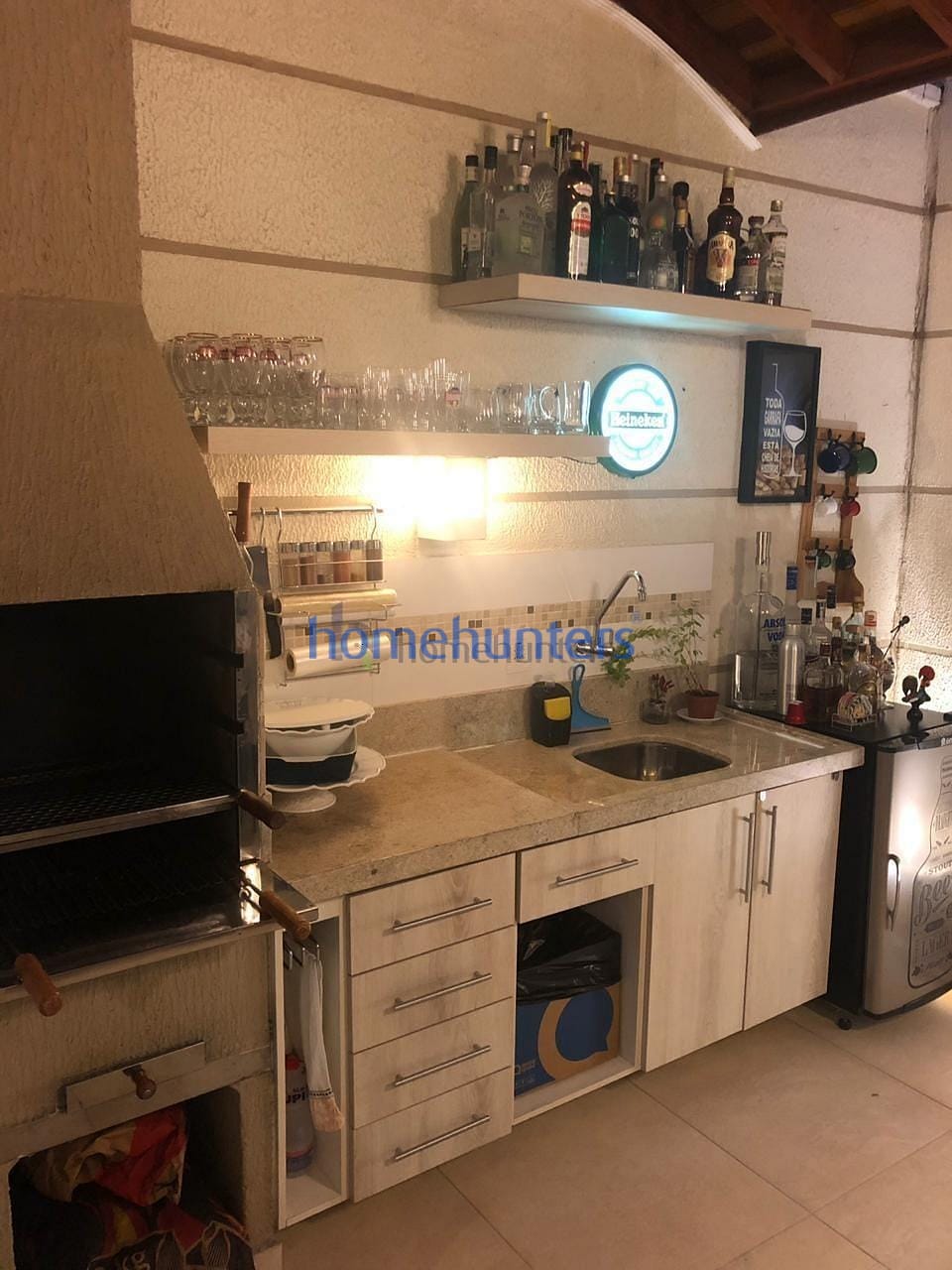Casa para alugar com 3 quartos, 95m² - Foto 1