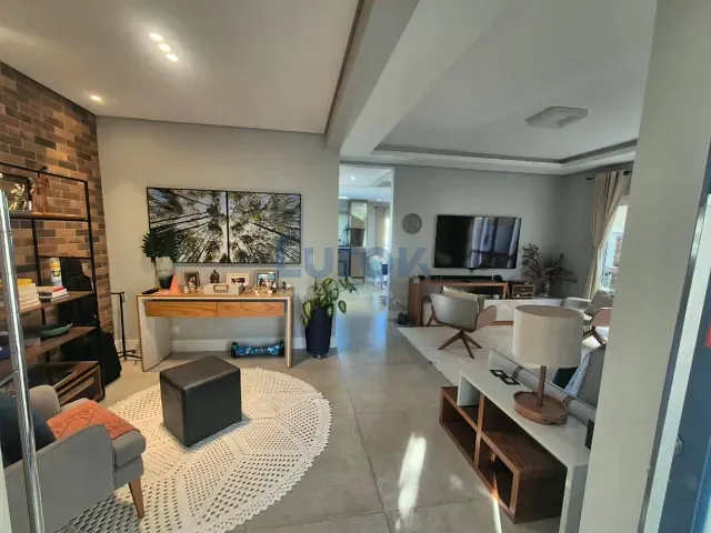 Casa com 330m² 3 quartos e 6 banheiros, à venda, no bairro Condomínio Residencial Terras do Oriente em Valinhos