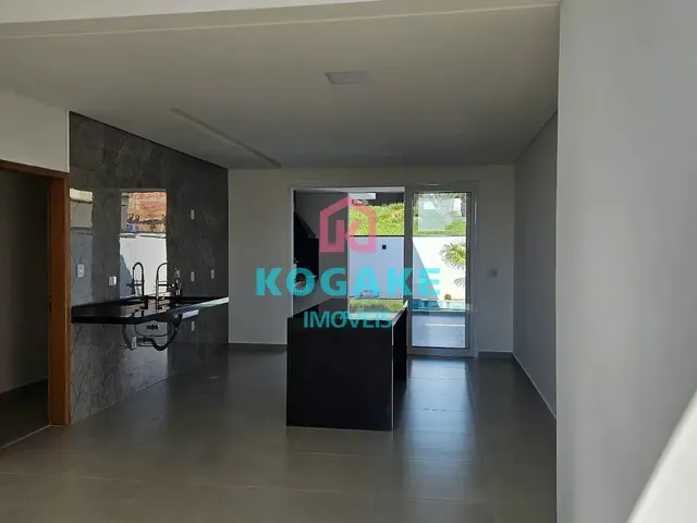Casa com 300m² 3 quartos e 3 banheiros, à venda, no bairro Condomínio Terras do Vale em Caçapava