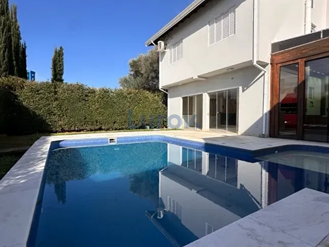 Casa 4 quartos e 4 banheiros, à venda ou para alugar, no bairro Jardim São Pedro em Valinhos