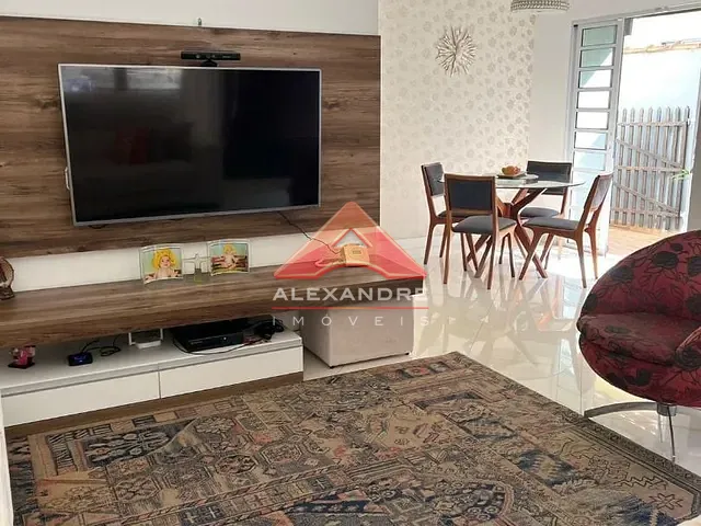 Casa com 250m² 3 quartos e 1 banheiro, à venda, no bairro Jardim Portugal em São José dos Campos