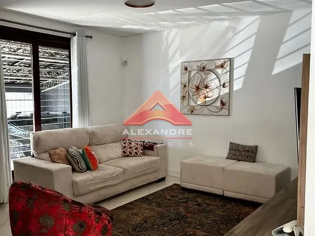 Casa com 250m² 3 quartos e 1 banheiro, à venda, no bairro Jardim Portugal em São José dos Campos