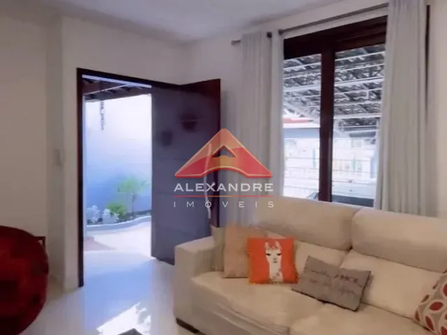 Casa com 250m² 3 quartos e 1 banheiro, à venda, no bairro Jardim Portugal em São José dos Campos