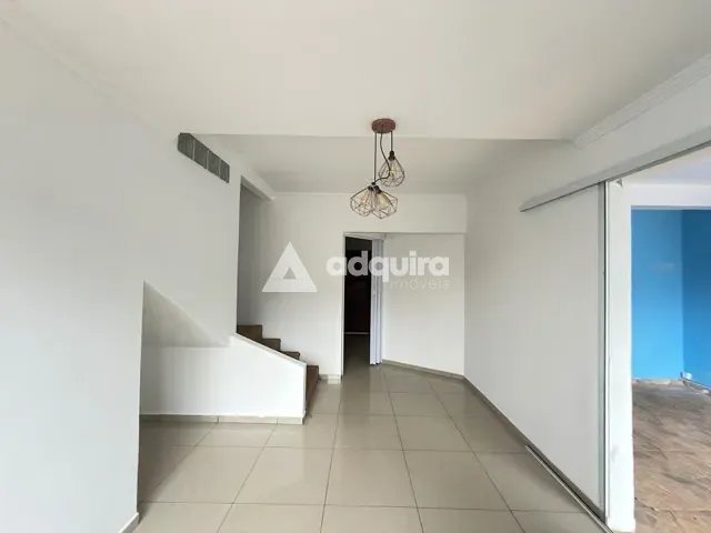 Casa 3 quartos e 3 banheiros, para alugar, no bairro Ronda em Ponta Grossa