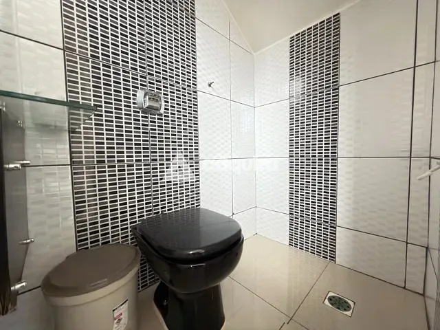 Sobrado 3 quartos e 3 banheiros, para alugar, no bairro Ronda em Ponta Grossa
