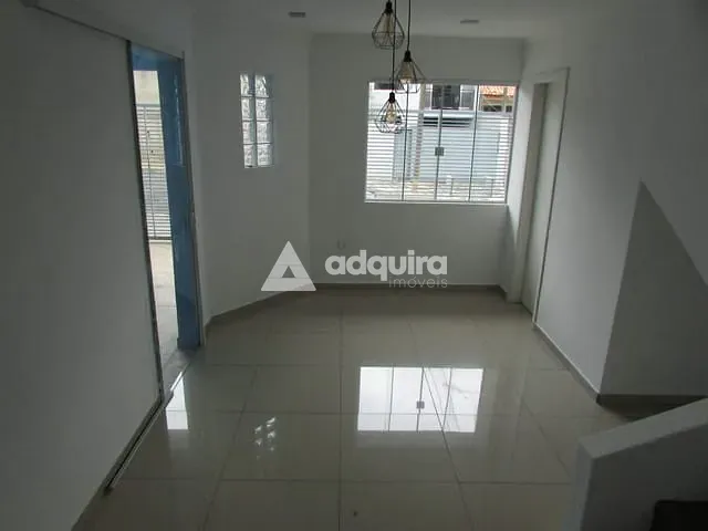 Casa 3 quartos e 3 banheiros, para alugar, no bairro Ronda em Ponta Grossa