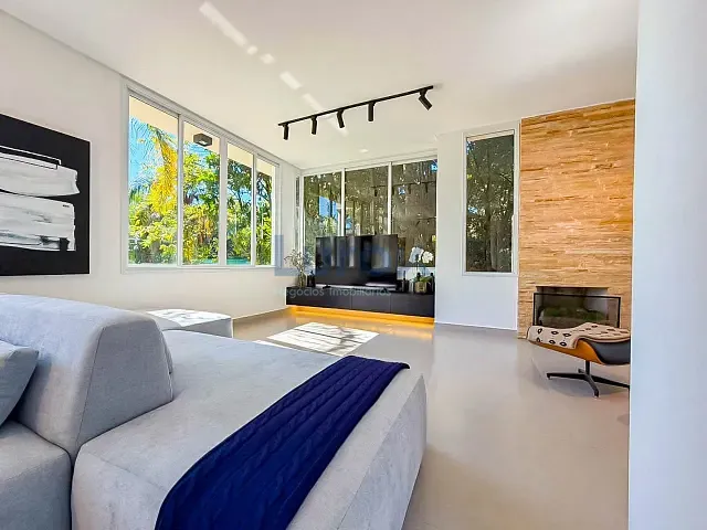 Casa com 1300m² 4 quartos e 5 banheiros, à venda, no bairro Chácaras São Bento em Valinhos
