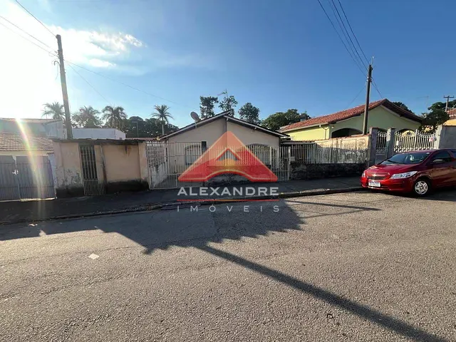 Casa com 330m² 2 quartos e 1 banheiro, à venda, no bairro Vila Tatetuba em São José dos Campos
