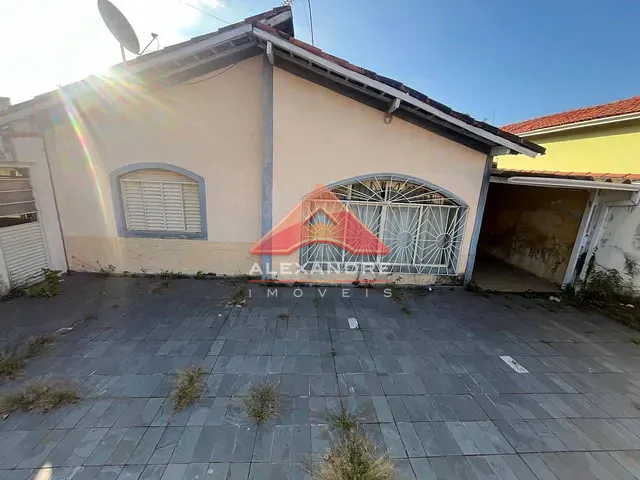 Casa com 330m² 2 quartos e 1 banheiro, à venda, no bairro Vila Tatetuba em São José dos Campos