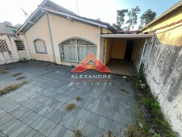 Casa com 330m² 2 quartos e 1 banheiro, à venda, no bairro Vila Tatetuba em São José dos Campos