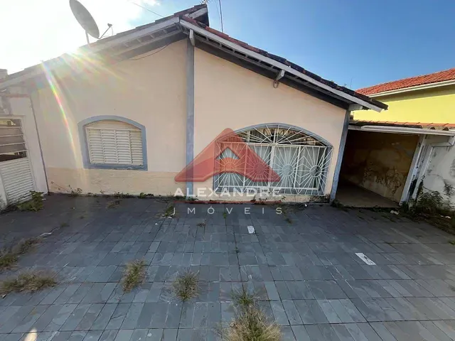 Casa com 330m² 2 quartos e 1 banheiro, à venda, no bairro Vila Tatetuba em São José dos Campos