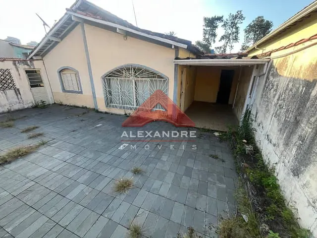 Casa com 330m² 2 quartos e 1 banheiro, à venda, no bairro Vila Tatetuba em São José dos Campos