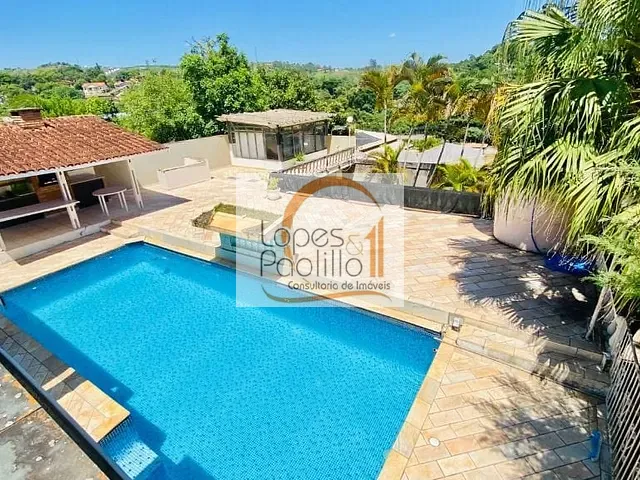 Casa com 1000m² 4 quartos e 4 banheiros, à venda, no bairro Jardim Estância Brasil em Atibaia