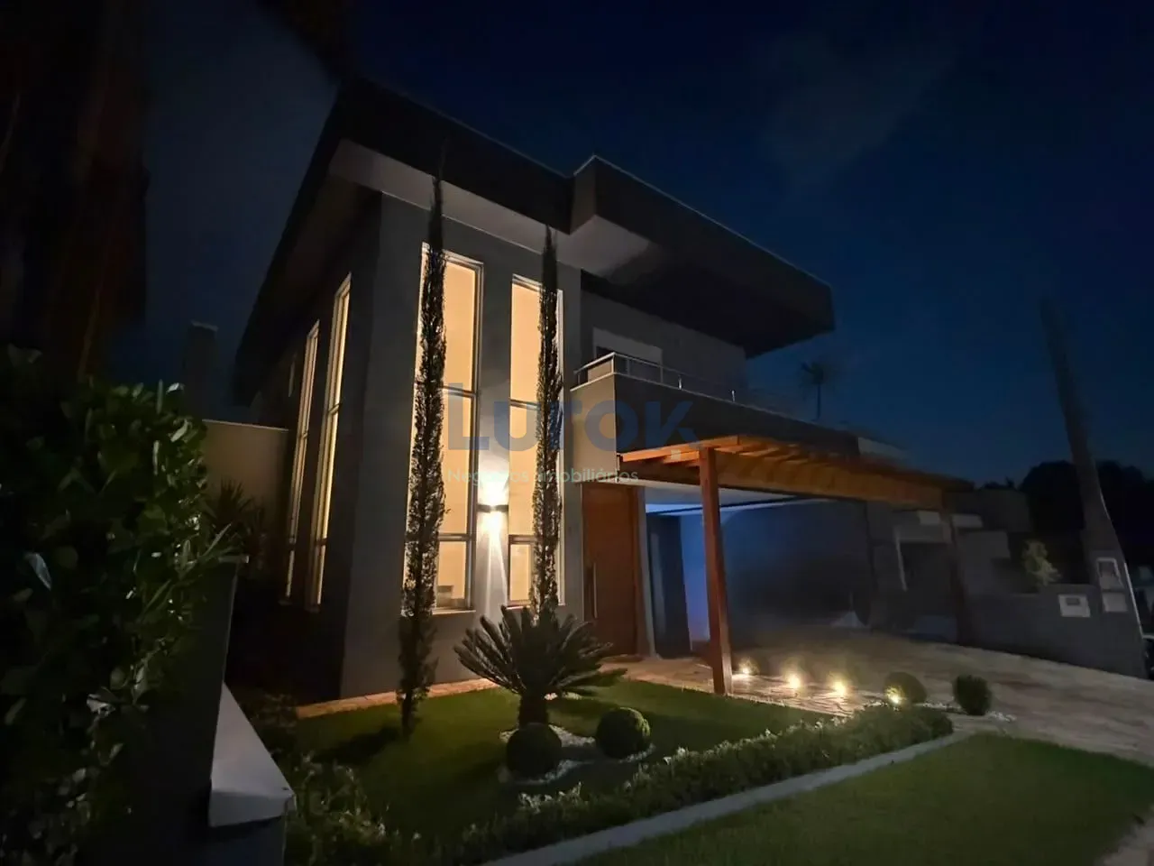 Casa, 3 quartos, 249 m² - Foto 1