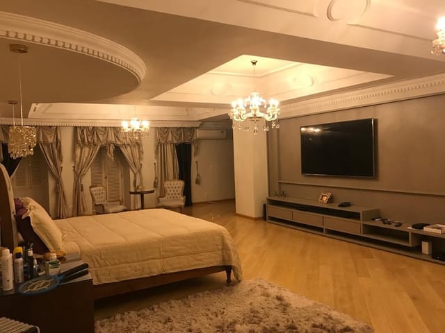 Casa com 2518m² 5 quartos e 6 banheiros, à venda ou para alugar, no bairro Tamboré em Santana de Parnaíba