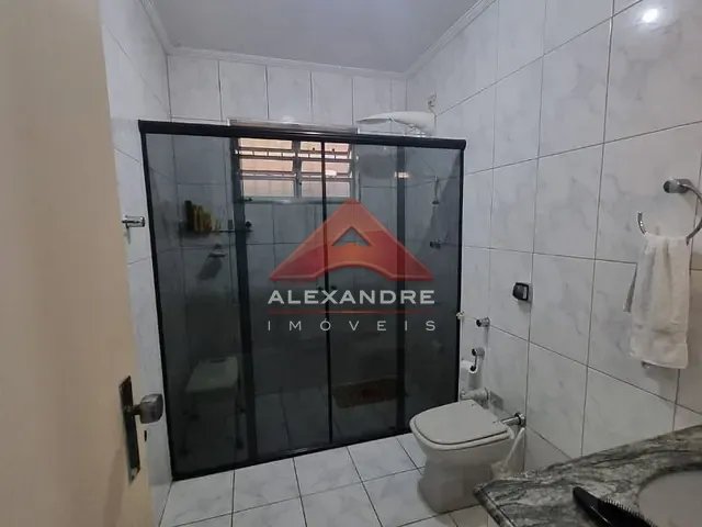 Casa com 335m² 4 quartos e 2 banheiros, à venda, no bairro Vila Betânia em São José dos Campos