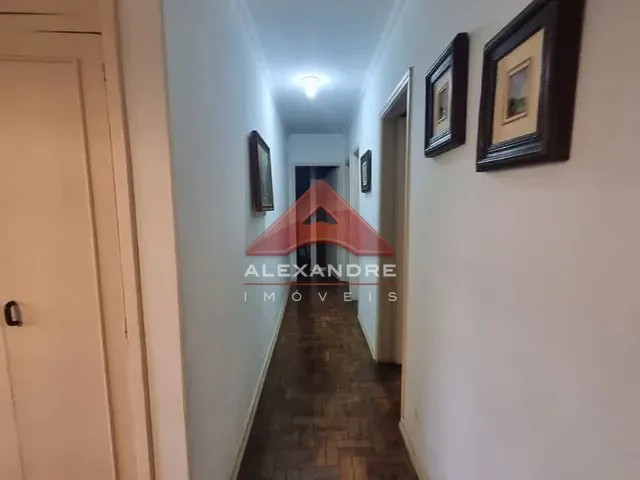 Casa com 335m² 4 quartos e 2 banheiros, à venda, no bairro Vila Betânia em São José dos Campos
