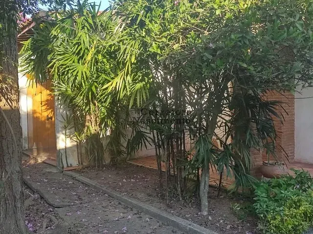 Casa com 500m² 4 quartos e 2 banheiros, à venda, no bairro Jardim Siesta em Jacareí