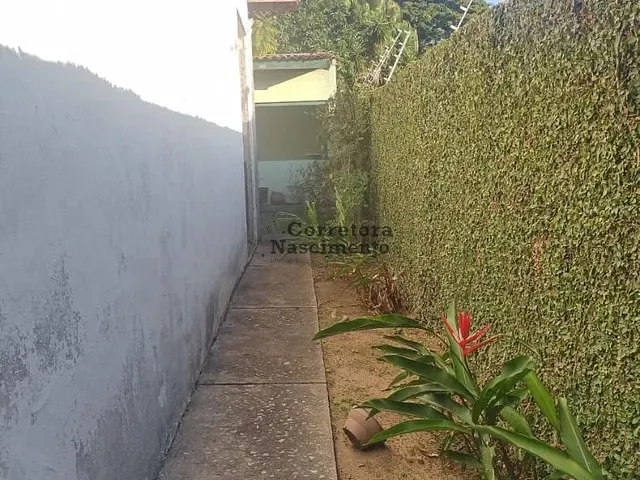 Casa com 500m² 4 quartos e 2 banheiros, à venda, no bairro Jardim Siesta em Jacareí