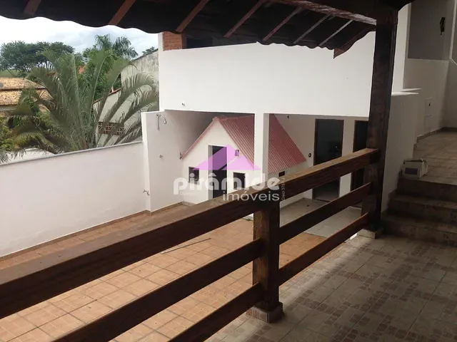 Casa com 350m² 3 quartos e 4 banheiros, à venda, no bairro Urbanova em São José dos Campos