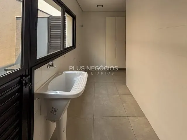 Casa com 1000m² 4 quartos e 5 banheiros, à venda, no bairro Parque Ecoresidencial Fazenda Jequitibá em Sorocaba