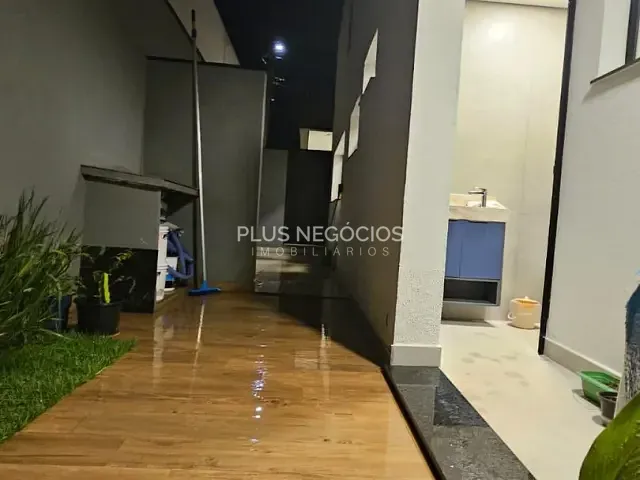 Casa com 1000m² 4 quartos e 5 banheiros, à venda, no bairro Parque Ecoresidencial Fazenda Jequitibá em Sorocaba