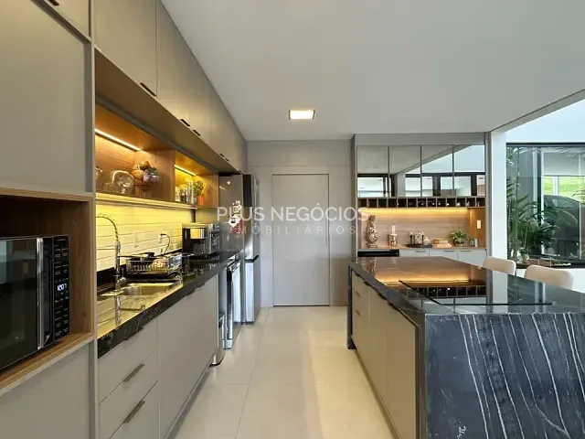 Casa com 1000m² 4 quartos e 5 banheiros, à venda, no bairro Parque Ecoresidencial Fazenda Jequitibá em Sorocaba