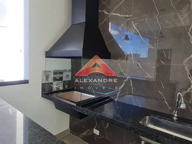 Casa com 250m² 3 quartos e 4 banheiros, à venda, no bairro Residencial Colinas em Caçapava