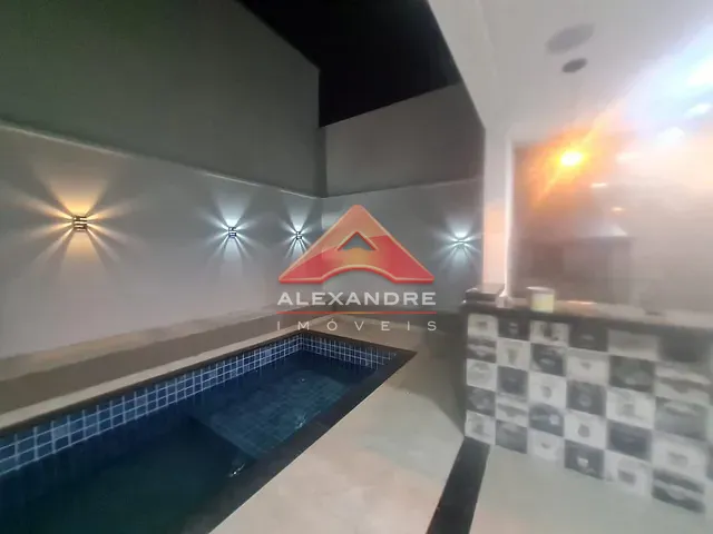 Casa com 250m² 3 quartos e 4 banheiros, à venda, no bairro Residencial Colinas em Caçapava