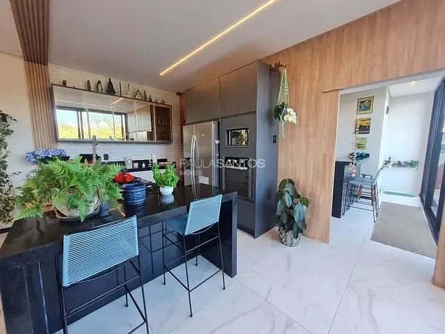 Casa com 250m² 3 quartos e 4 banheiros, à venda, no bairro Vila Haro em Sorocaba