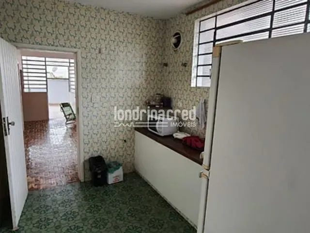 Casa com 330m², à venda, no bairro Petrópolis em Londrina