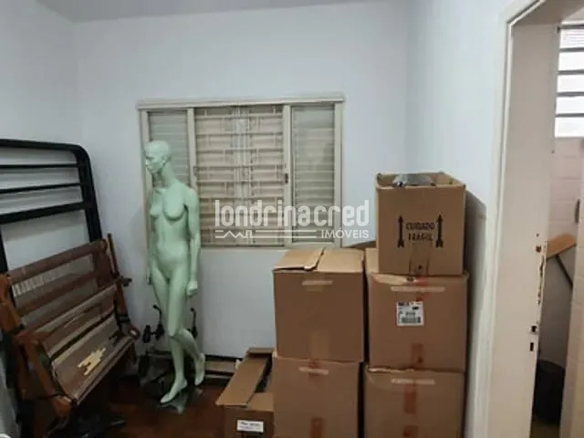 Casa com 330m², à venda, no bairro Petrópolis em Londrina
