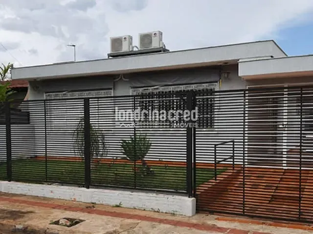 Casa com 330m², à venda, no bairro Petrópolis em Londrina